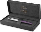 Parker Sonnet vulpen | metaal en violette lak met palladium afwerkings | roestvrijstalen fijne penpunt | Geschenkverpakking