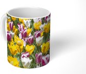 Mok - Veld met tulpen - 350 ML - Beker - Uitdeelcadeautjes