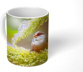 Mok - Sint helenafazantje eet zaadjes op een boomtak - 350 ML - Beker - Uitdeelcadeautjes