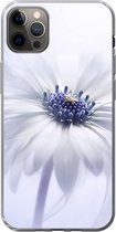 Geschikt voor iPhone 12 Pro Max hoesje - Bloem - Abstract - Wit - Siliconen Telefoonhoesje
