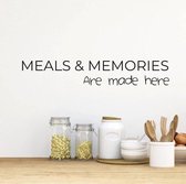 Meals & memories tekst muursticker - Muurdecoratie - Wanddecoratie - Slaapkamer - Woonkamer - Sticker volwassenen - 160 x 28 cm - Zwart - VS-0148/3Z