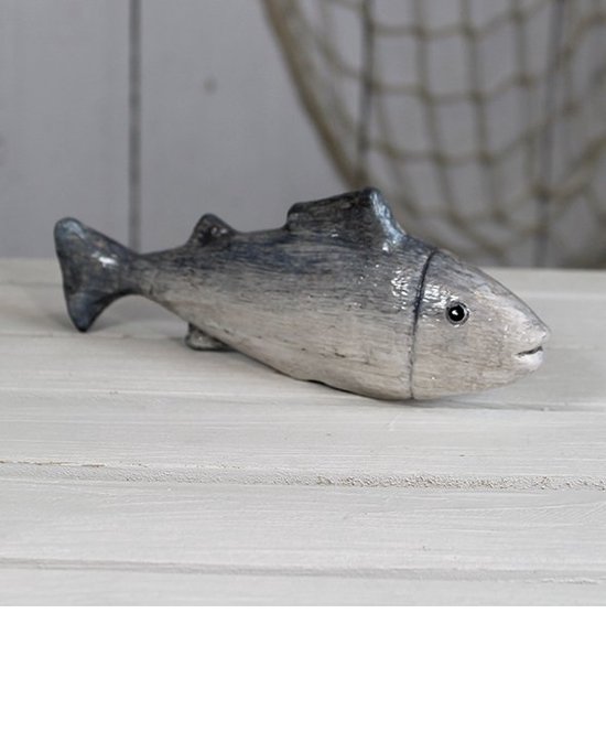 Kom in de sfeer van strand, zee en vissershavens met deze keramische handgemaakte vis. Laat deze grijsblauwe vis gezellig ergens tegenaan leunen. Glanzend afgewerkt. Let op: Dit is geen speelgoed. Voor uzelf of Bestel Een Kado.