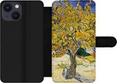 Bookcase Geschikt voor iPhone 13 Mini telefoonhoesje - Moerbeiboom - Vincent van Gogh - Met vakjes - Wallet case met magneetsluiting