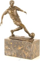 Beeldje - voetballer - voetbal - brons - 23,4cm hoog