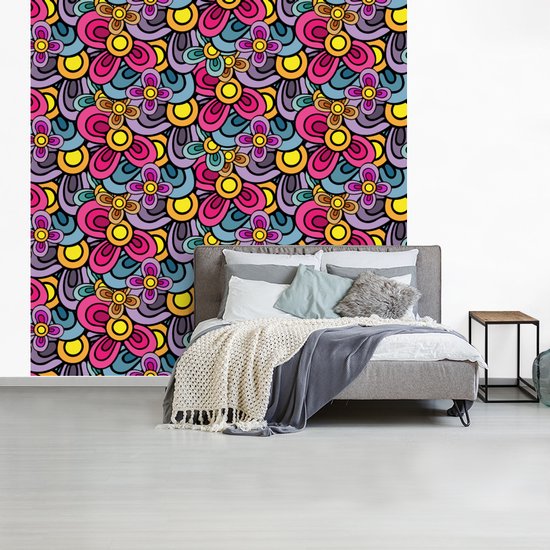 Behang - Fotobehang Patroon - Hippie - Bloemen - Paars - Breedte 220 cm x hoogte 220 cm
