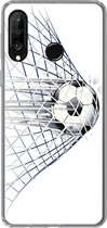Geschikt voor Huawei P30 Lite hoesje - Een illustratie van een voetbal die het doel in gaat - Jongetjes - Meisjes - Kids - Siliconen Telefoonhoesje