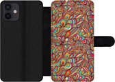Bookcase Geschikt voor iPhone 12 telefoonhoesje - Design - Jaren 70 - Fantasy - Kleur - Met vakjes - Wallet case met magneetsluiting