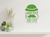 Stickerheld - Muursticker Best dad ever - Woonkamer - Vaderdag - Bolhoed, vergrootglas en snor - Engelse Teksten - Mat Lichtgroen - 58.7x41.3cm