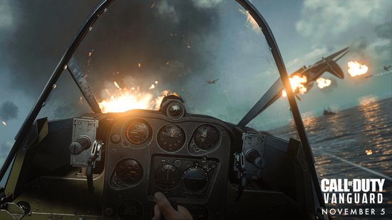 Gezichtspunt vanuit een cockpit van een vliegtuig, met luchtgevechten op de achtergrond.