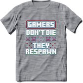Gamers don't die pixel T-shirt | Gaming kleding | Grappig game verjaardag cadeau shirt Heren – Dames – Unisex | - Donker Grijs - Gemaleerd - XL