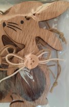 4 houten Paashangers houten paashaasjes voor in paasboom - paasversiering voor paastakken - liggende haasjes konijn met vachtje voorPasen