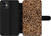 Bookcase Geschikt voor iPhone 12 Pro telefoonhoesje - Dierenprint - Luxe - Goud - Bruin - Met vakjes - Wallet case met magneetsluiting