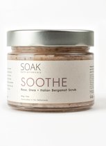 SOAK Scrub Soothe - Roos, Shea + Italiaanse Bergamot - 420g | exfoliërende lichaamsscrub |