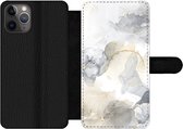 Bookcase Geschikt voor iPhone 11 Pro Max telefoonhoesje - Marmer print - Gouden - Zwart - Met vakjes - Wallet case met magneetsluiting