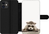 Bookcase Geschikt voor iPhone 11 telefoonhoesje - Wasbeer - Dieren - Kinderen - Jongens - Meisjes - Met vakjes - Wallet case met magneetsluiting