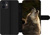 Bookcase Geschikt voor iPhone 12 Mini telefoonhoesje - Wolf - Grijs - Dieren - Met vakjes - Wallet case met magneetsluiting
