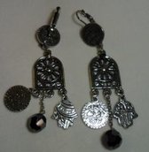 Dolce Luna bijoux Earrings black swarovski kristal  hand of Fatima verzilverd