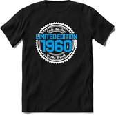 1960 Limited Edition | Feest Kado T-Shirt Heren - Dames | Wit - Blauw | Perfect Verjaardag Cadeau Shirt | Grappige Spreuken - Zinnen - Teksten | Maat L