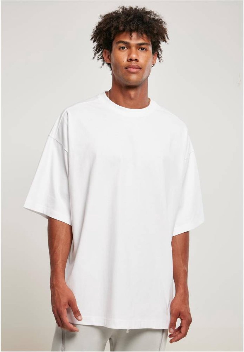 Urban Classics Huge Heren T-shirt M Wit