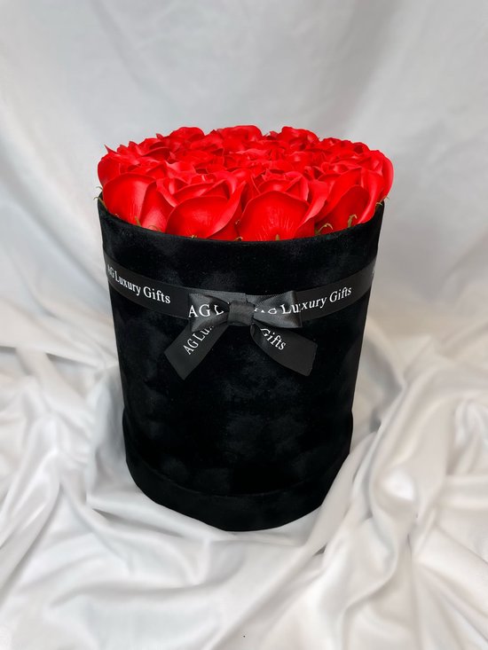 AG Luxurygifts flower box - rozen box - rozen - soap roses - cadeau - velvet - moederdag - Valentijnsdag - liefde - gift