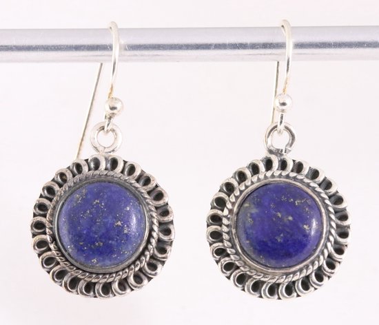 Ronde bewerkte zilveren oorbellen met lapis lazuli