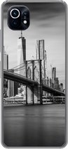 Geschikt voor Xiaomi Mi 11 hoesje - Architectuur - New York - Brooklyn Bridge - Water - Zwart wit - Siliconen Telefoonhoesje