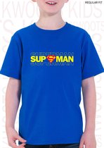 SUPERMAN kids t-shirt - Blauw - Maat 128 - Korte mouwen - Ronde hals - Regular Fit - Grappige designs - Leuke shirtjes - Humor - Quotes - Kwoots - Cadeau - Super hero
