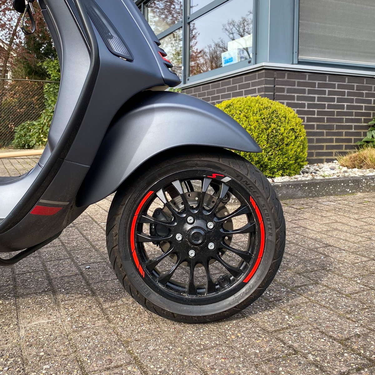 Vespa Sprint - Velgen Stickers Vespa - Rood - Sticker voor 12 inch Scooter Velgen - 8 stuks