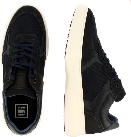 Blauwe sneaker van G-Star Raw, vista en zijaanzicht. Crèmekleurige zool en marineblauwe veters.