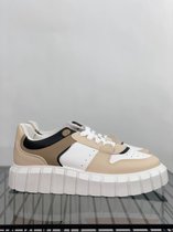 Nude-Sneakers-Maat 38