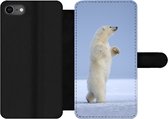 Bookcase Geschikt voor iPhone SE 2020 telefoonhoesje - IJsbeer - Grappig - Sneeuw - Kinderen - Jongens - Meisjes - Kind - Met vakjes - Wallet case met magneetsluiting