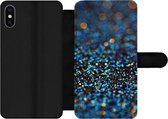 Bookcase Geschikt voor iPhone XS telefoonhoesje - Glitter - Blauw - Abstract - Design - Met vakjes - Wallet case met magneetsluiting
