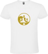 Wit  T shirt met  print van  "mooie Boeddha in Yin Yang cirkel in meditatiehouding / Zen" print Goud size XS