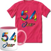 54 Jaar Vrolijke Verjaadag T-shirt met mok giftset Roze | Verjaardag cadeau pakket set | Grappig feest shirt Heren – Dames – Unisex kleding | Koffie en thee mok | Maat M