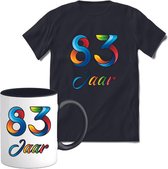 83 Jaar Vrolijke Verjaadag T-shirt met mok giftset Zwart | Verjaardag cadeau pakket set | Grappig feest shirt Heren – Dames – Unisex kleding | Koffie en thee mok | Maat S