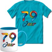 79 Jaar Vrolijke Verjaadag T-shirt met mok giftset Blauw | Verjaardag cadeau pakket set | Grappig feest shirt Heren – Dames – Unisex kleding | Koffie en thee mok | Maat 3XL