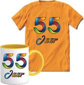 55 Jaar Vrolijke Verjaadag T-shirt met mok giftset Geel | Verjaardag cadeau pakket set | Grappig feest shirt Heren – Dames – Unisex kleding | Koffie en thee mok | Maat S