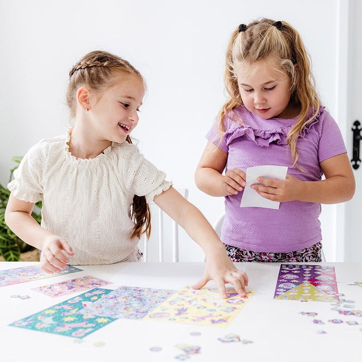 PAW Patrol stickers speelgoed - Totum super stickerset XL jongens en meisjes vanaf 3 jaar - 36 x 36 cm - 7 vellen incl. metallic en 3D stickers en spelletjes cadeautip knutselen — afbeelding 16