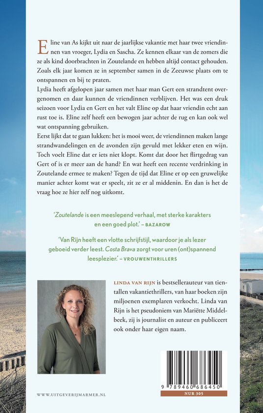 Een portret van Linda van Rijn in een grijze trui, staand op een groene achtergrond.