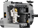 Interieur LEGO Maanlander met astronaut en controlepaneel.