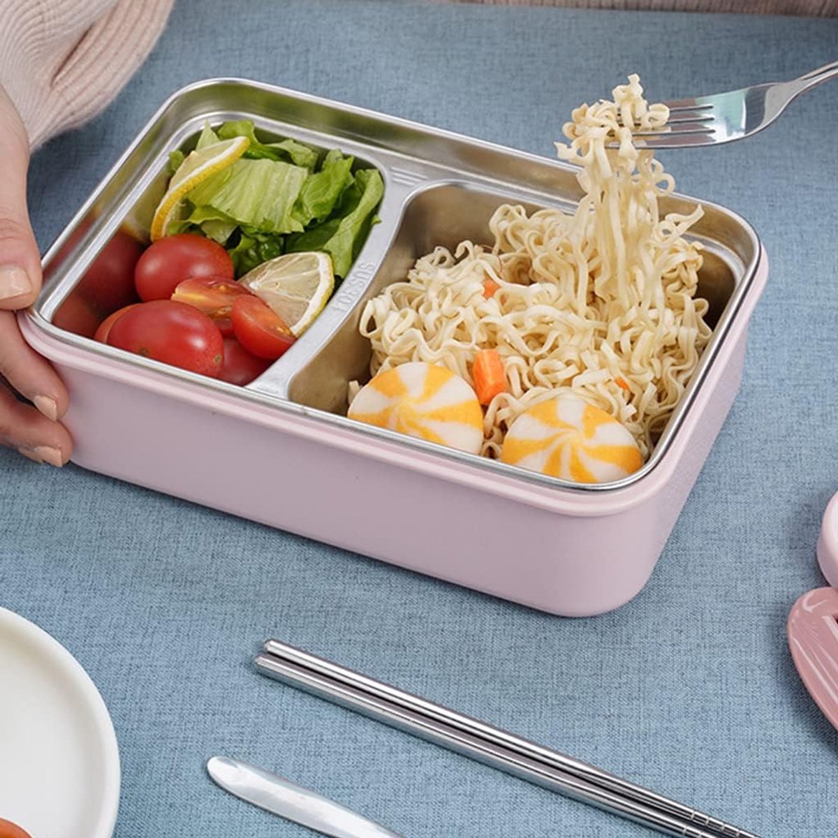 Lekvrije lunchbox - Lunchbox met 2 compartimenten - Inclusief bestek - Geïsoleerde lunchbox met verdeling - Roestvrij staal - Geschikt voor volwassenen kinderen - Vaatwasserbestendig - Kan warm eten bevatten - Bentobox - 21,3 x 14,5 x 7,5 cm - Khaki — cadeau in Koken & Dineren - foto 5