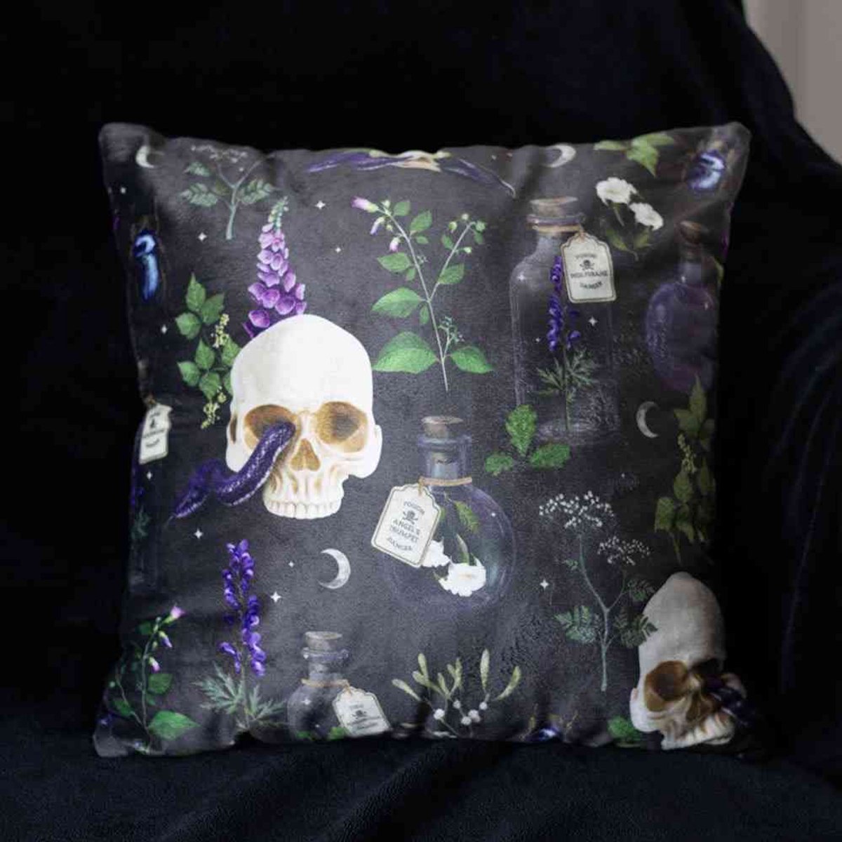 Something Different - 35cm Square Venom & Vines Print Kussen - Multicolours