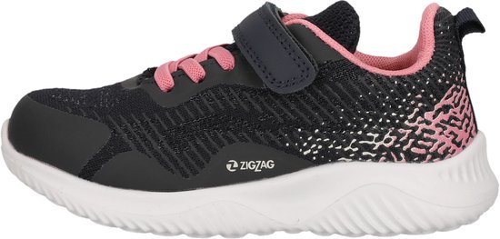 Zwarte sneaker met roze veters en klittenband, witte zool met roze-witte print op de hak.