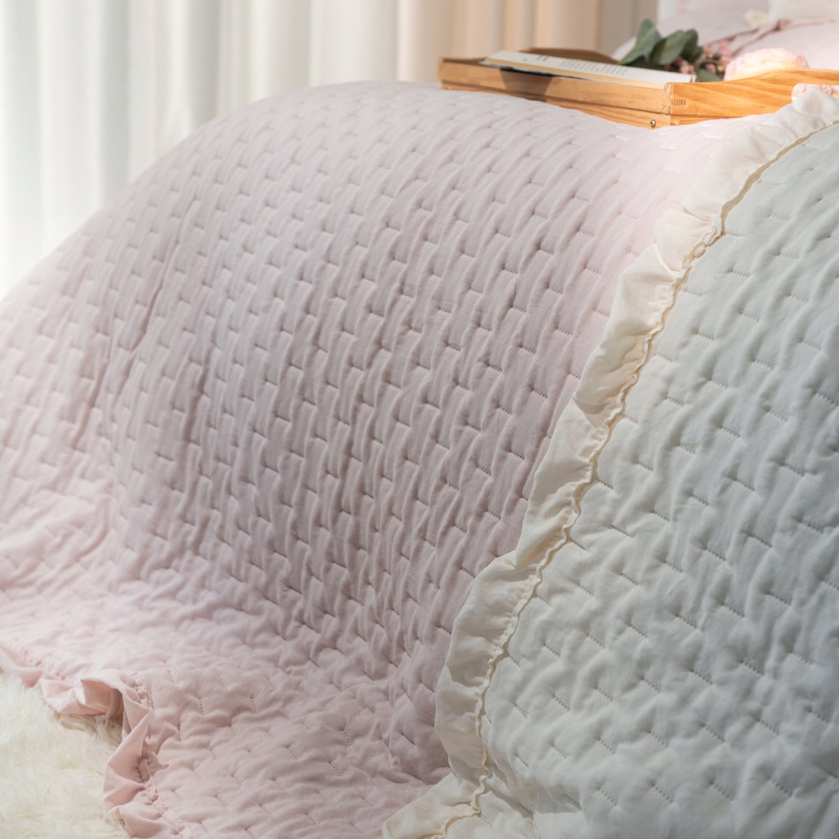 Decoratieve Roze Sprei met Ruches 220x240cm - Plaid