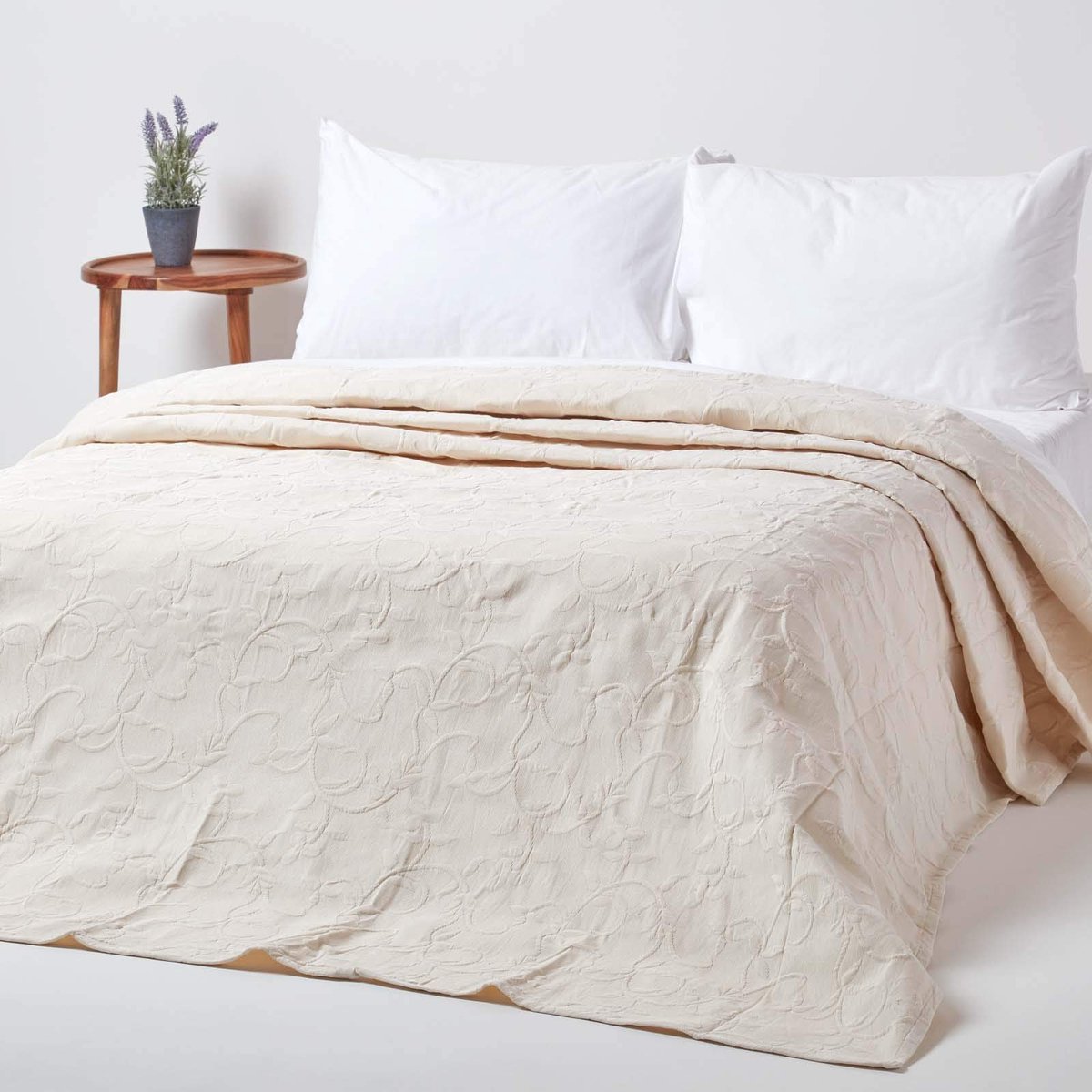 Azomor® Luxe en Minimalistische Crèmekleurige Bloemen Sprei van Katoenmix