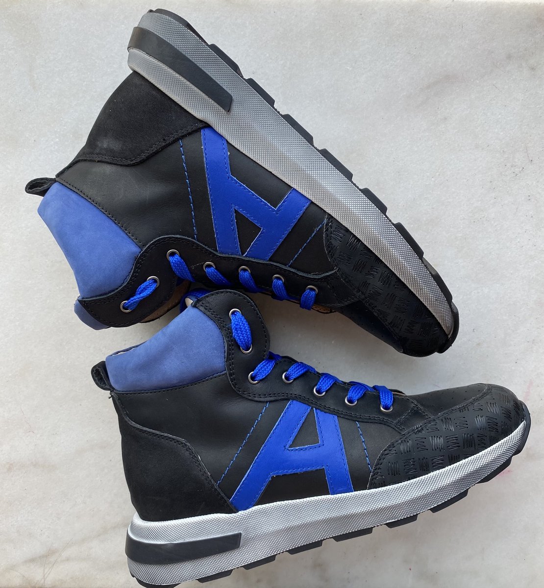 Lunella sneaker