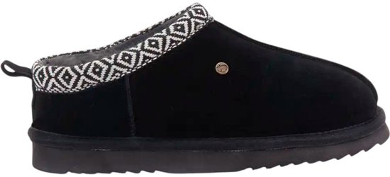 Zwarte suède pantoffel met een zwart-wit geometrische binnenzijde en een zwarte zool.