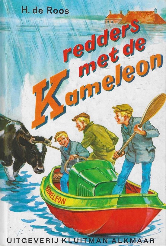 Boekcover met een rood, groen en geel bootje genaamd 'Kameleon' met drie jongens. Een koe zwemt ernaast.
