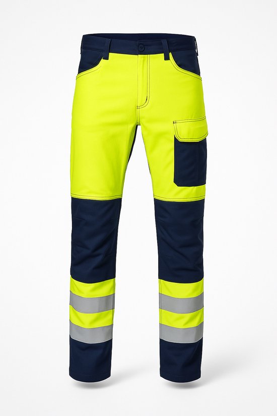 Pantalon de travail jaune fluo avec accents bleu marine, bandes réfléchissantes sur le bas des jambes et une poche bleu marine sur la jambe droite.