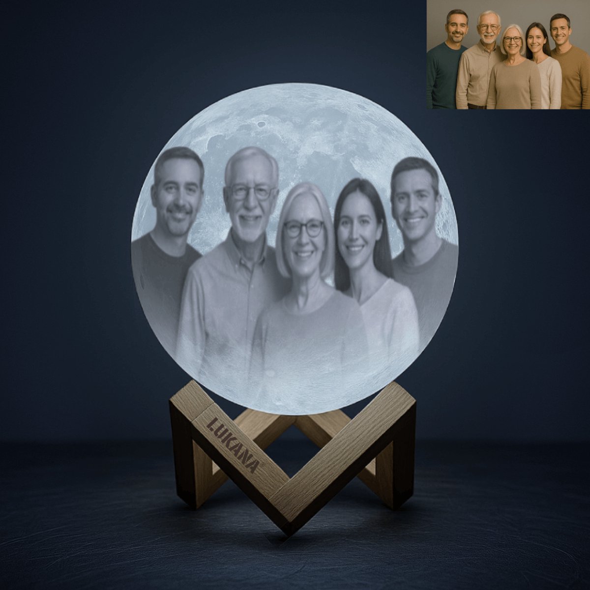 Eigen Foto Maanlamp 3D + Tekst - 13cm - 3 Kleuren - Inclusief houten standaard - Maanlamp - Gepersonaliseerde Cadeau - Rouw geschenk - Aandenken - Moonlight - Moederdag - Vaderdag